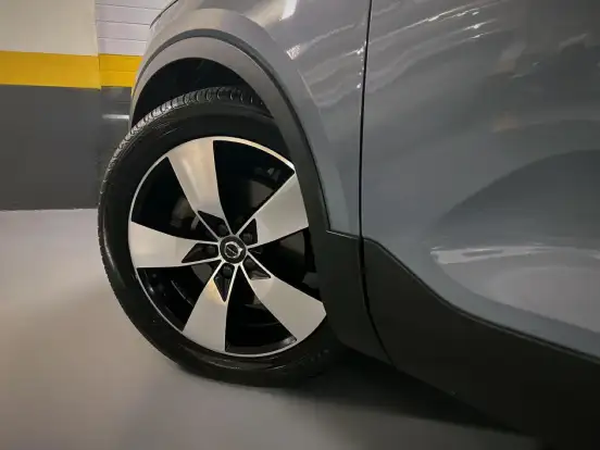 VOLVO-XC40-2.0 T5 GASOLINA MOMENTUM AWD GEARTRONIC VOLVO-XC40-2019