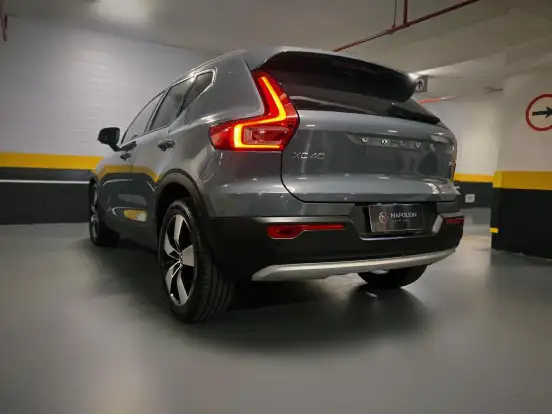 VOLVO-XC40-2019