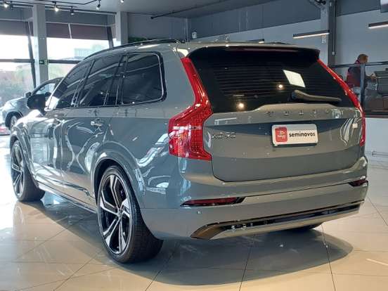 VOLVO-XC90-2022