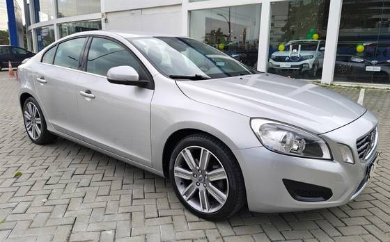 VOLVO S60 1.6 T4 FWD GASOLINA 4P AUTOMÁTICO