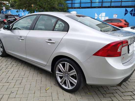 VOLVO-S60-1.6 T4 FWD GASOLINA 4P AUTOMÁTICO VOLVO-S60-2011