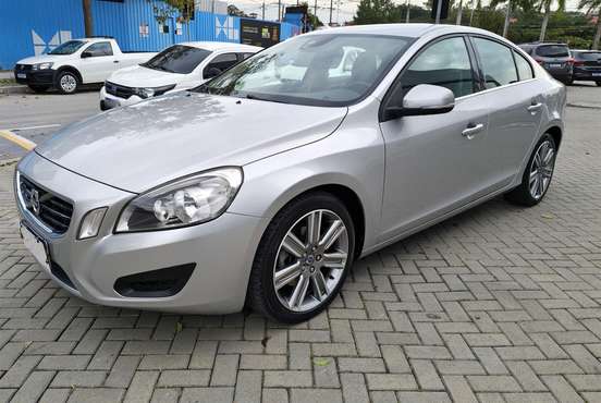 VOLVO-S60-1.6 T4 FWD GASOLINA 4P AUTOMÁTICO VOLVO-S60-2011