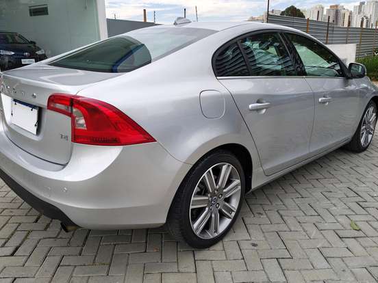 VOLVO-S60-1.6 T4 FWD GASOLINA 4P AUTOMÁTICO VOLVO-S60-2011