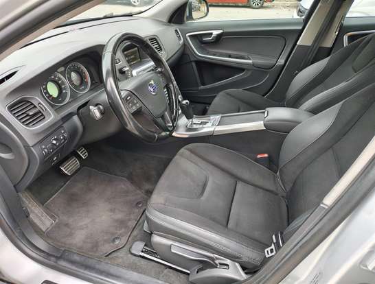 VOLVO-S60-2011