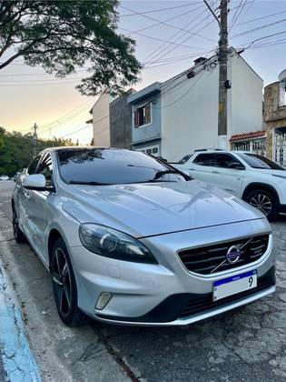 VOLVO V40 2.0 T5 R DESIGN TURBO GASOLINA 4P AUTOMÁTICO