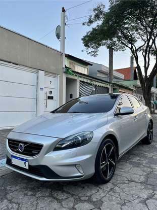 VOLVO-V40-2.0 T5 R DESIGN TURBO GASOLINA 4P AUTOMÁTICO VOLVO-V40-2015