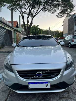 VOLVO-V40-2.0 T5 R DESIGN TURBO GASOLINA 4P AUTOMÁTICO VOLVO-V40-2015
