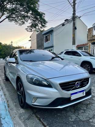 VOLVO-V40-2.0 T5 R DESIGN TURBO GASOLINA 4P AUTOMÁTICO VOLVO-V40-2015