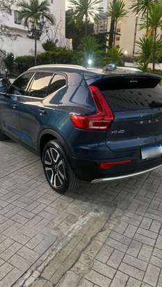 VOLVO-XC40-2021