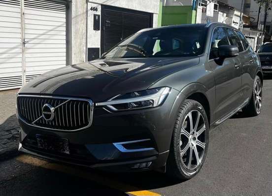 VOLVO-XC60-2017