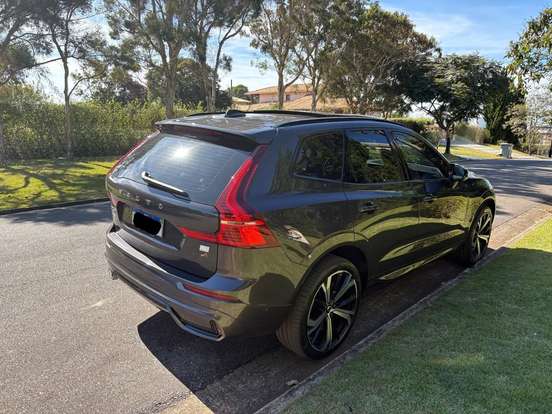 VOLVO-XC60-2023