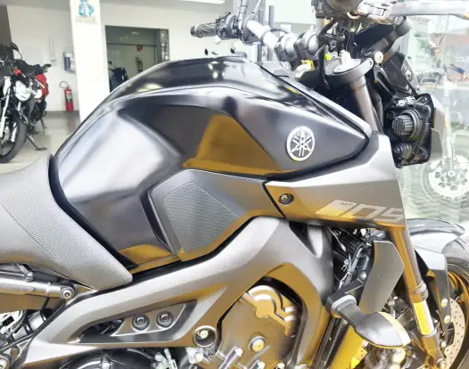 YAMAHA-MT-09-2020