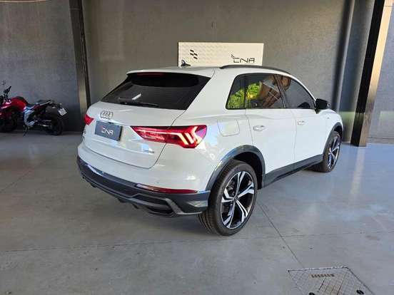 AUDI-Q3-2023