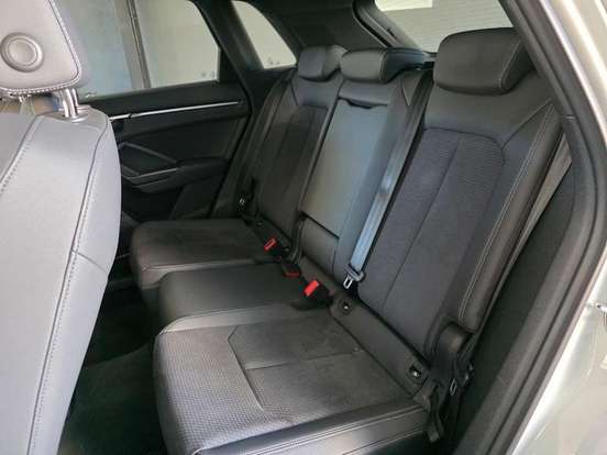 AUDI-Q3-2023