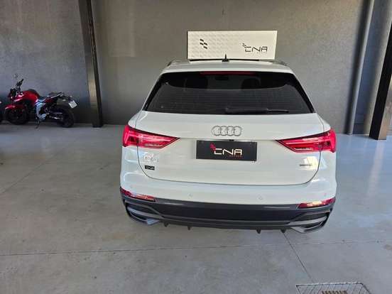 AUDI-Q3-2023