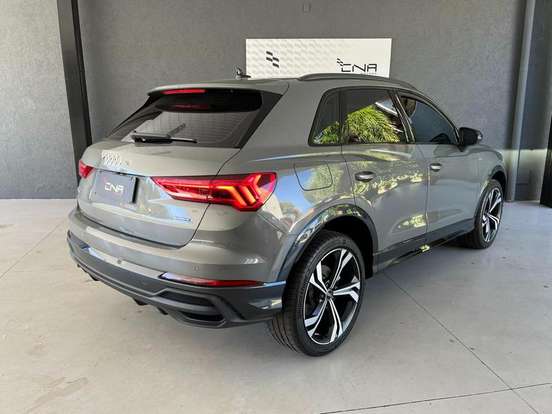 AUDI-Q3-2023