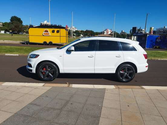 AUDI-Q7-2010