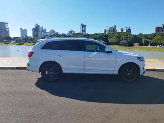 AUDI-Q7-2010