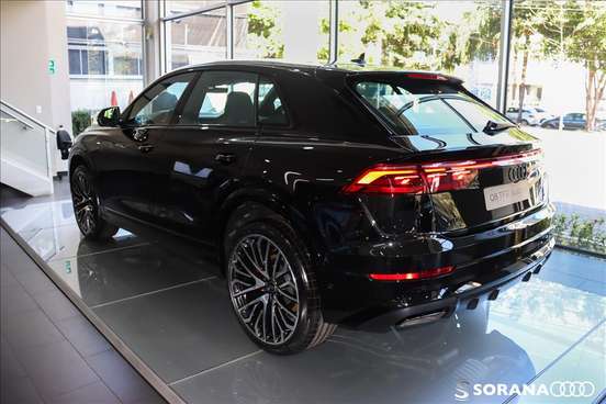 AUDI-Q8-2025