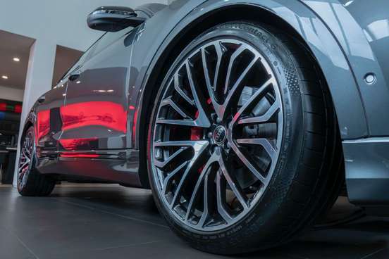 AUDI-Q8-2025