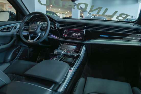 AUDI-Q8-2025