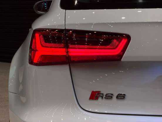 AUDI-RS6-4.0 AVANT V8 32V BI-TURBO GASOLINA 4P TIPTRONIC AUDI-RS6-2018