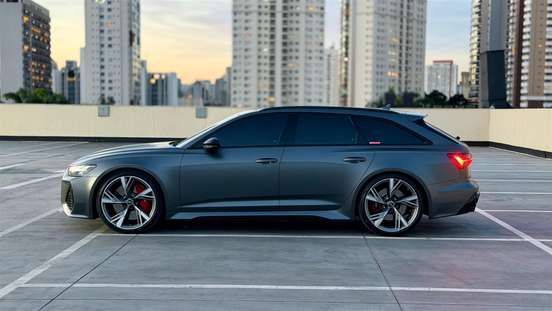 AUDI-RS6-2021