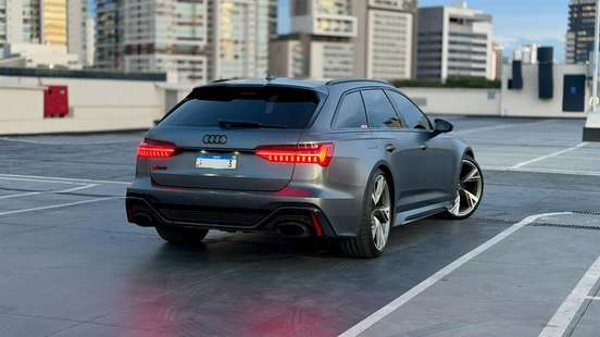 AUDI-RS6-2021