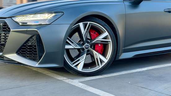 AUDI-RS6-2021