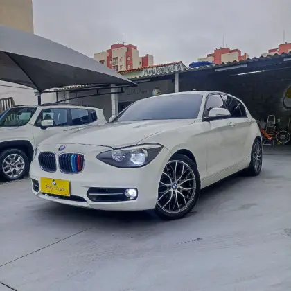 BMW 118i 1.6 URBAN LINE 16V TURBO GASOLINA 4P AUTOMÁTICO BMW 118i 1.6 URBAN LINE 16V TURBO GASOLINA 4P AUTOMÁTICO