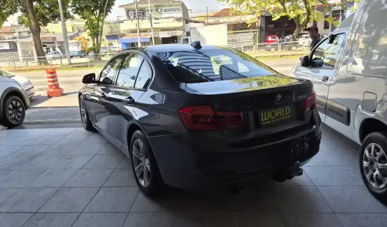BMW-320i-2017