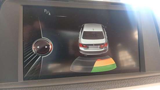 BMW-320i-2015