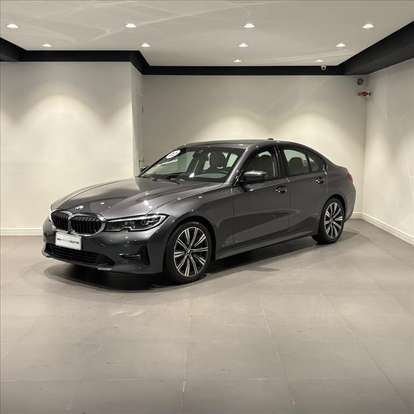 BMW-320i-2022