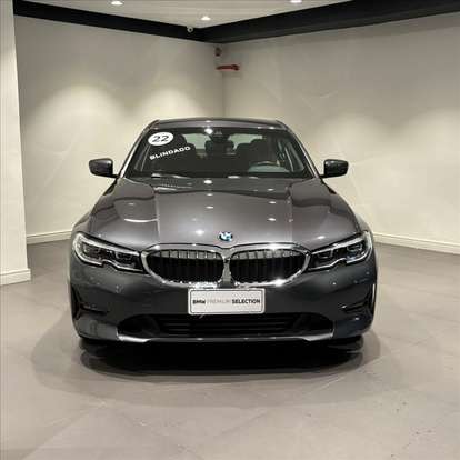 BMW-320i-2022