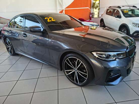 BMW-320i-2022