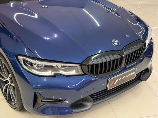BMW-320i-2021