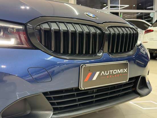 BMW-320i-2021