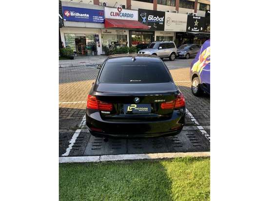 BMW-320i-2012