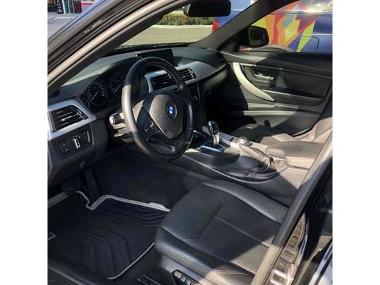 BMW-320i-2012