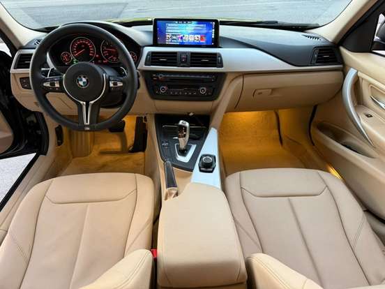 BMW-320i-2013