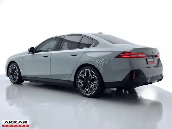 BMW-530e-2025