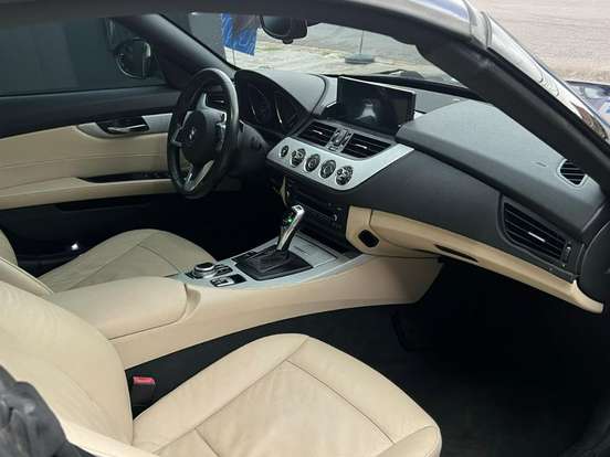 BMW-Z4-2.5 I6 GASOLINA SDRIVE23I AUTOMÁTICO BMW-Z4-2010