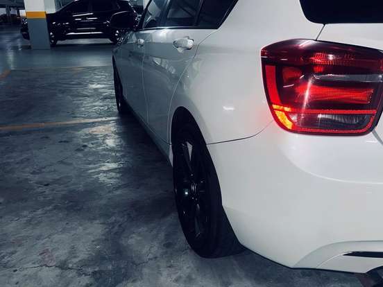 BMW-118i-1.6 SPORT GP 16V TURBO GASOLINA 4P AUTOMÁTICO BMW-118i-2013