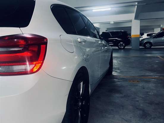 BMW-118i-1.6 SPORT GP 16V TURBO GASOLINA 4P AUTOMÁTICO BMW-118i-2013