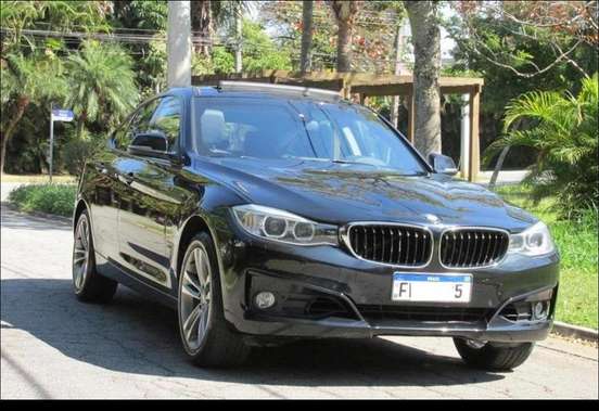 BMW-320i-2015