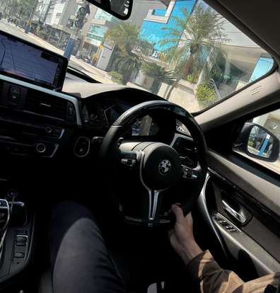 BMW-320i-2015