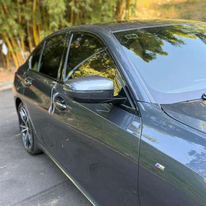 BMW-330e-2021