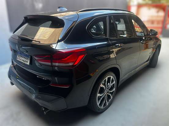 BMW-X1-2021