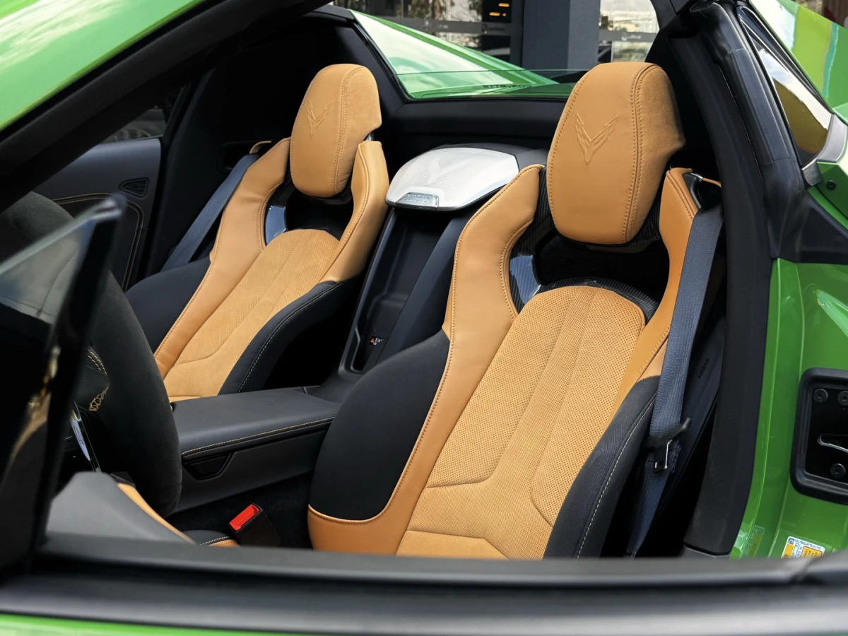 Chevrolet Corvette — foto 12