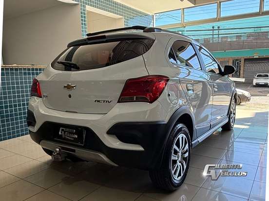 CHEVROLET-ONIX-2017